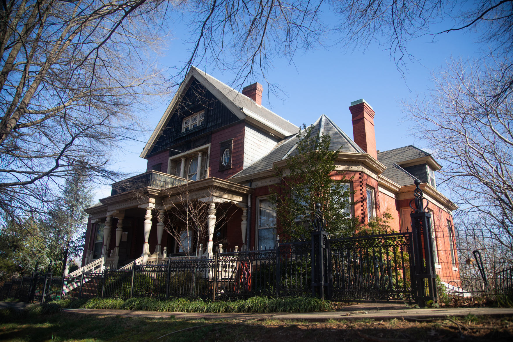 Real Estate Guide 27